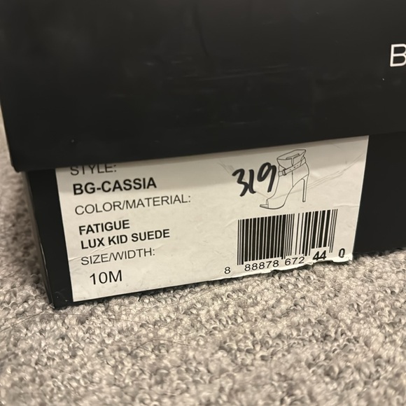 BCBGeneration Women Cassia Suede Peep Toe Booties Fatigue Green size 10 - Picture 9 of 9